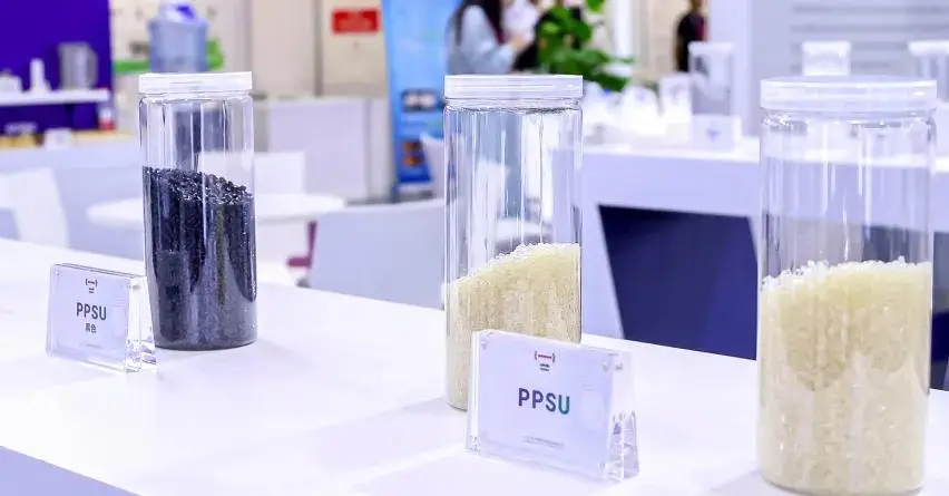 Dévrage du matériau des visières du casque de pompier: les performances exceptionnelles et les applications du PPSU et du PSU