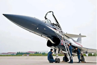 Analyse du système de technologie des matériaux J10C: un saut dans l'industrie de l'aviation chinoise